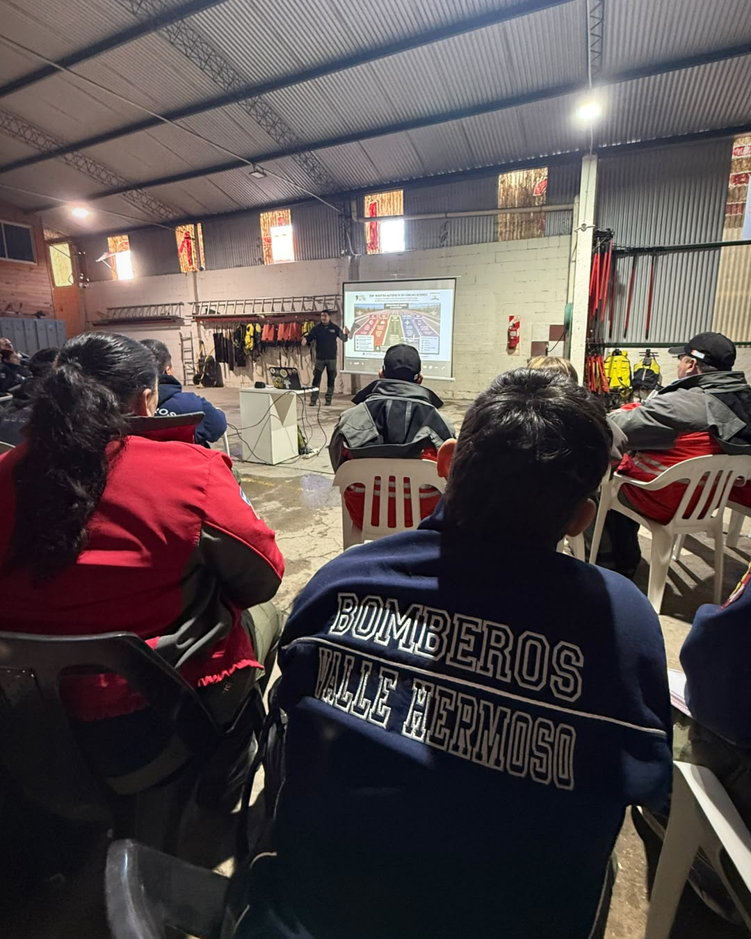 El PPMF brindó una capacitación a Bomberos de la Agrupación Serrana y ETAC en Valle Hermoso