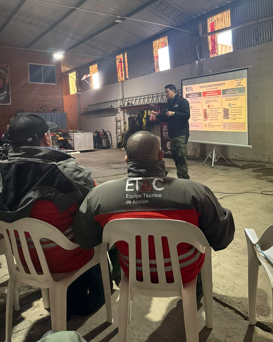 El PPMF brindó una capacitación a Bomberos de la Agrupación Serrana y ETAC en Valle Hermoso